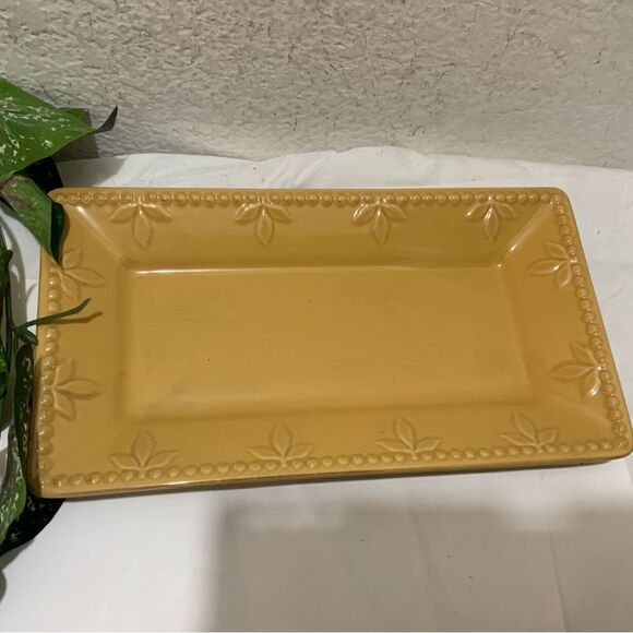 New Sorrento Signature Stoneware cream gold Rectangular Tray 6.5” x11.5” - Picture 1 of 5